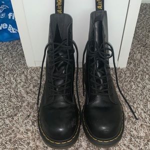 Black Steeltoe Dr. Martins